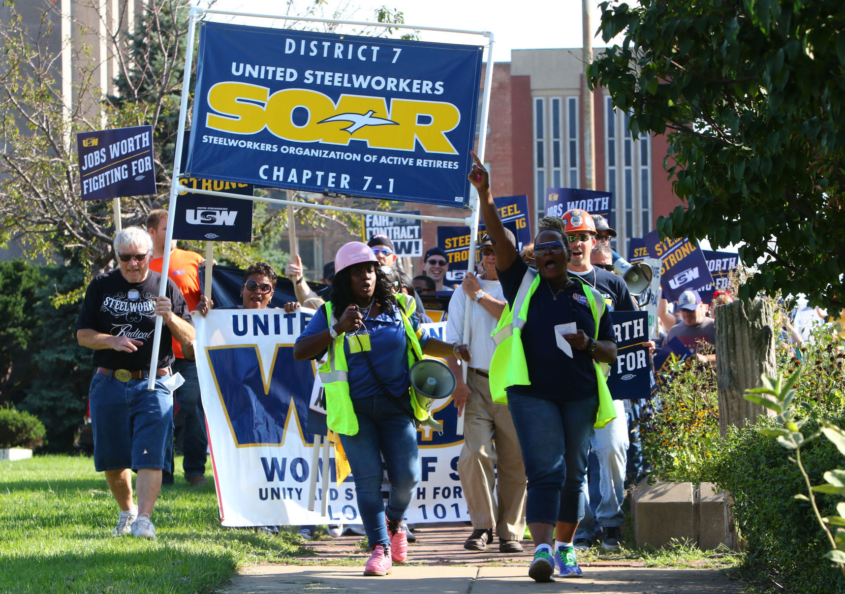 Steelworkers rally in Gary